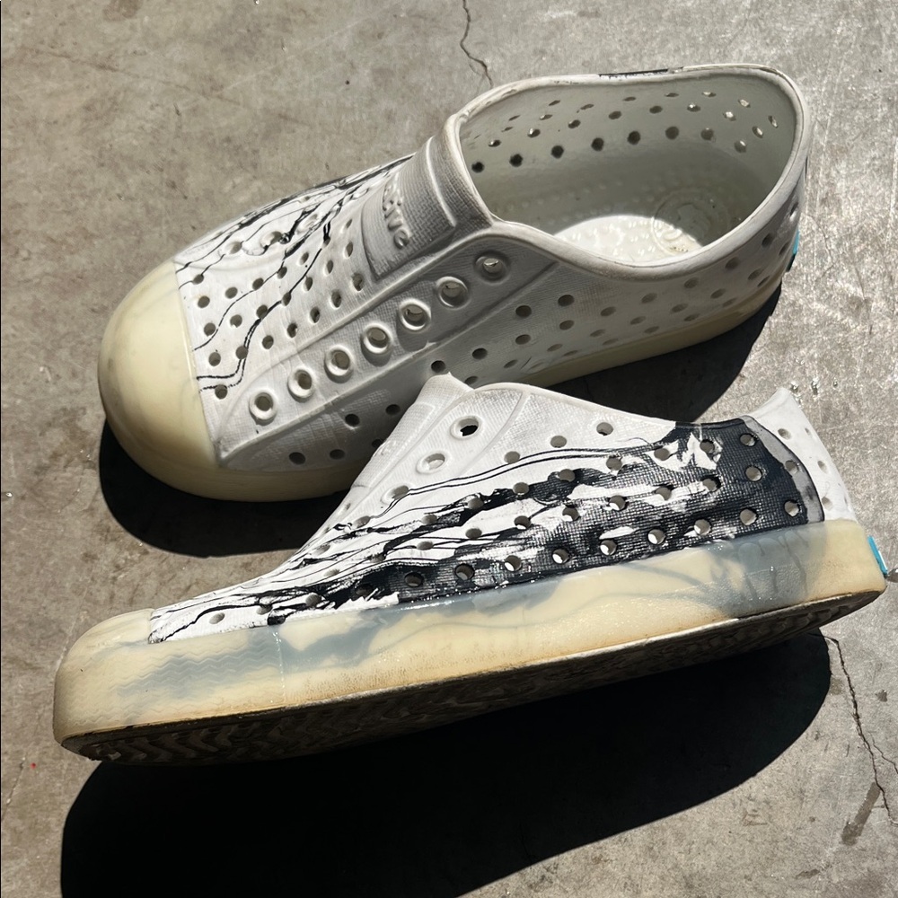 Native White Slip-Ons with Black Artistic Pattern toddler shoe size 10 - Picture 3 of 10